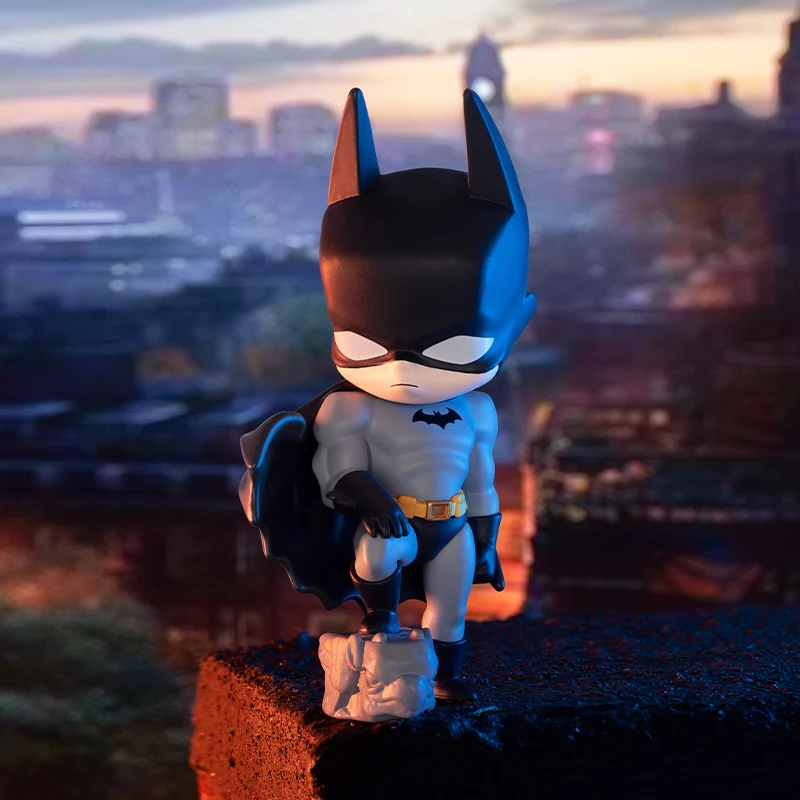 POP MART DC Gotham City Series - огляд і ціна Model Kit Batman