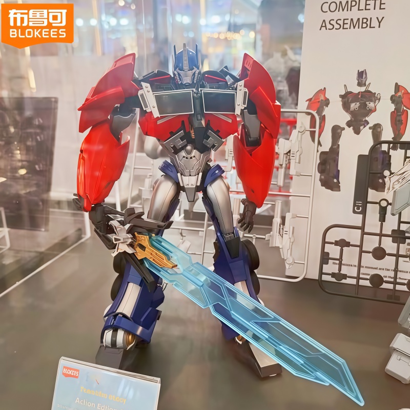 Blokees Transformers Optimus P - огляд і ціна Model Kit Japan