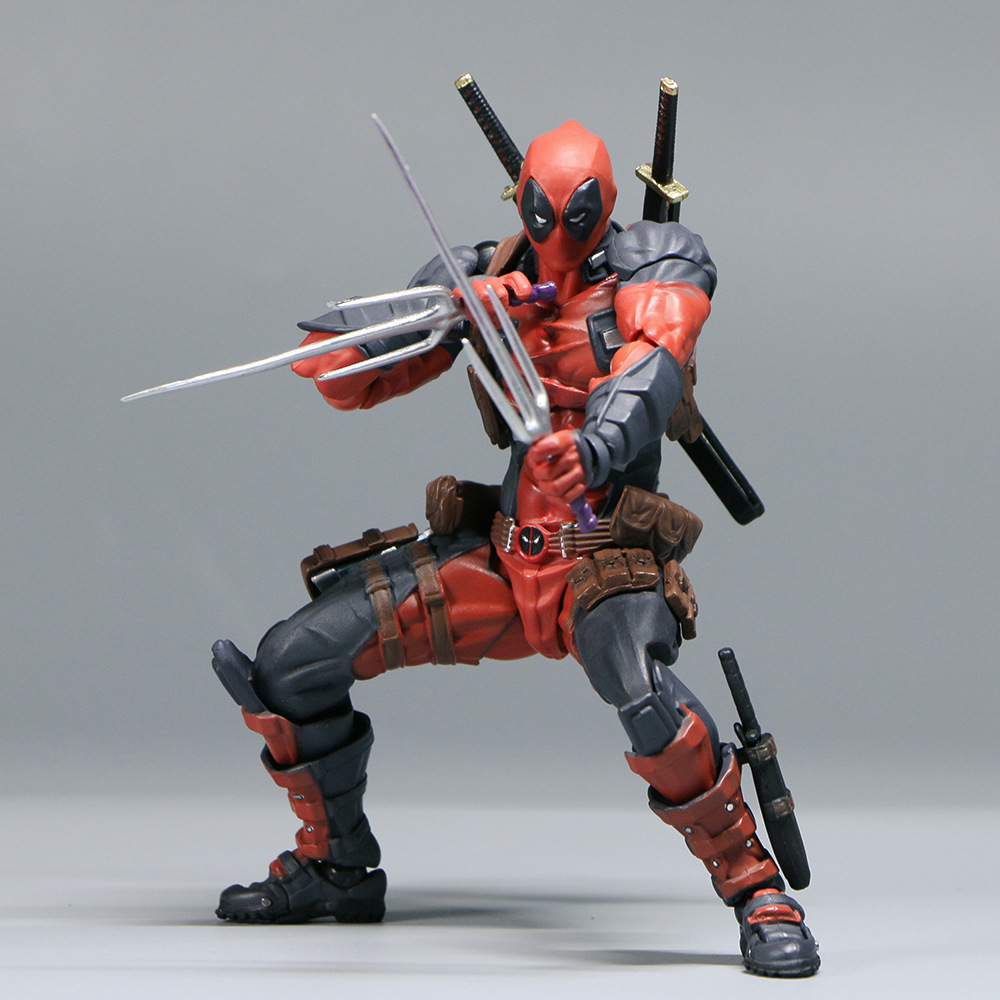 Amazing Yamaguchi Deadpool 2.0 - огляд і ціна Model Kit Batman